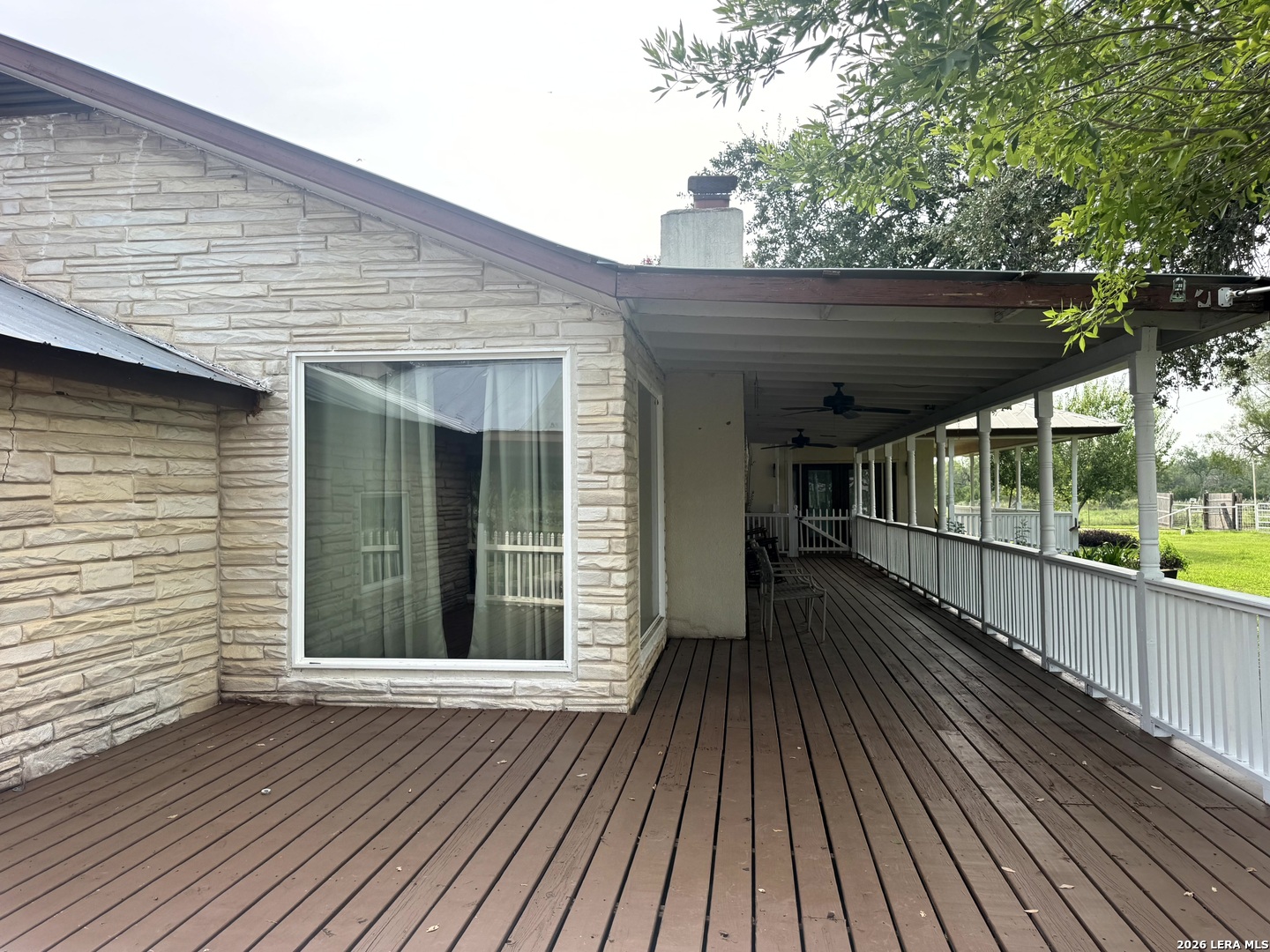 599 County Road 7611 Devine TX 78016
