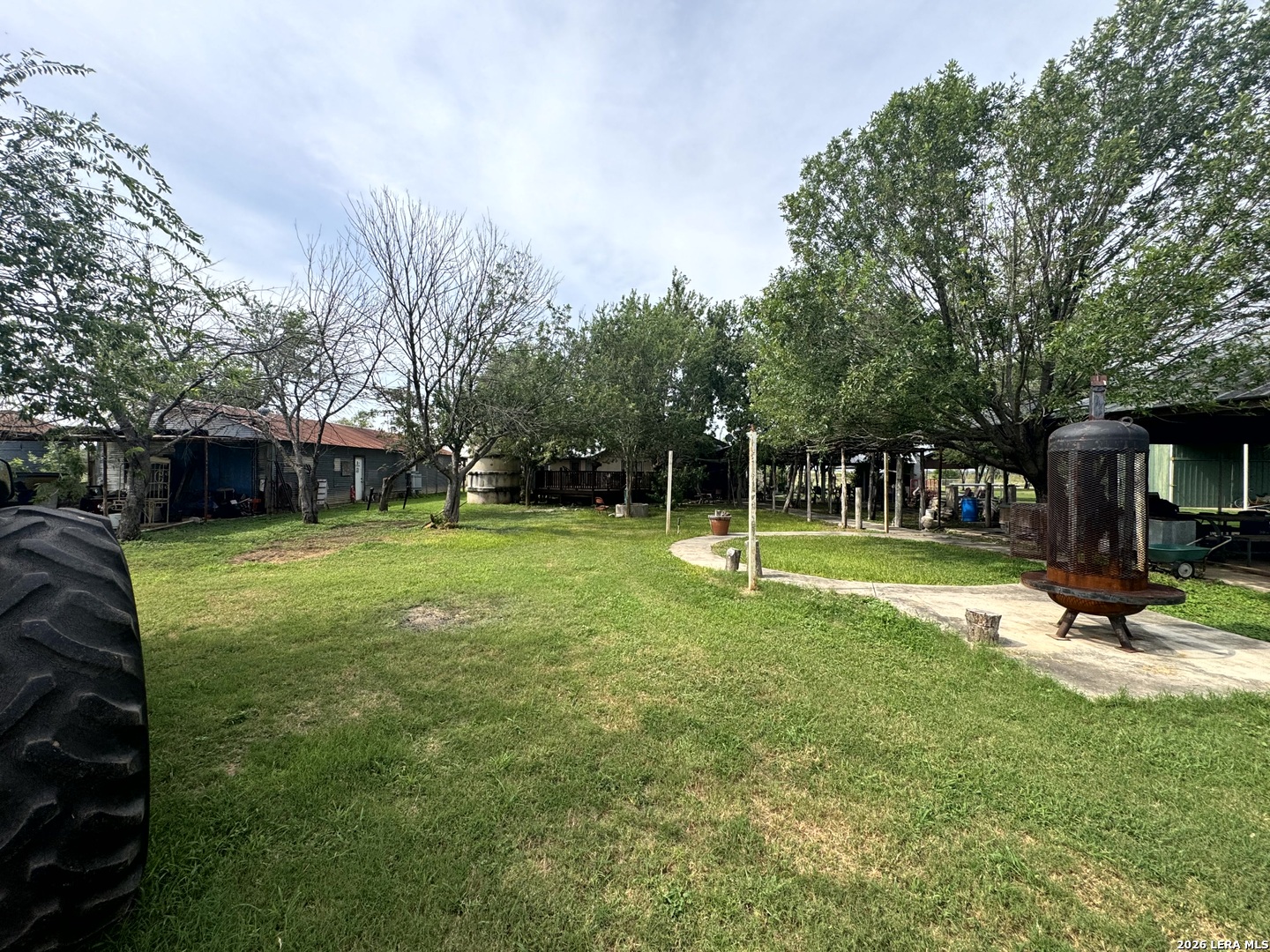 599 County Road 7611 Devine TX 78016