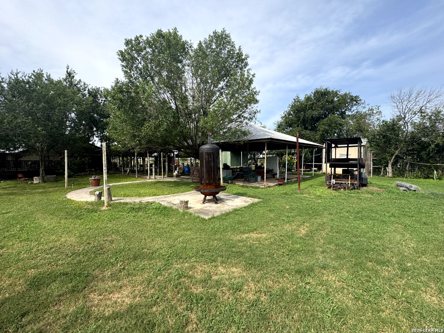 599 County Road 7611 Devine TX 78016