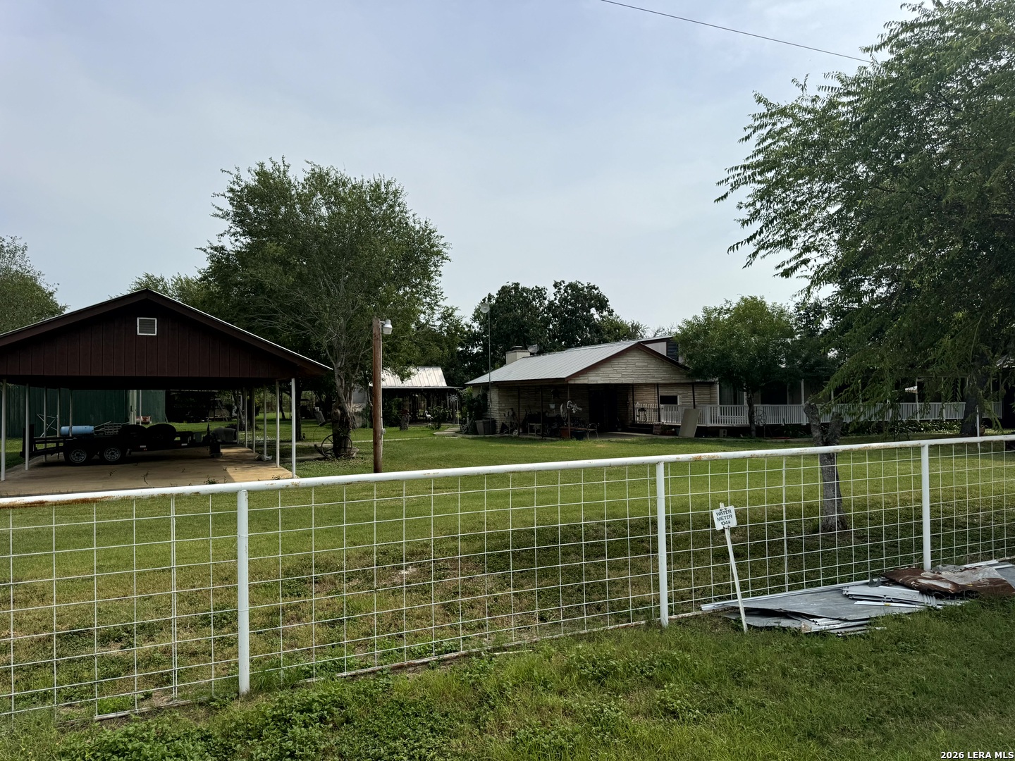 599 County Road 7611 Devine TX 78016