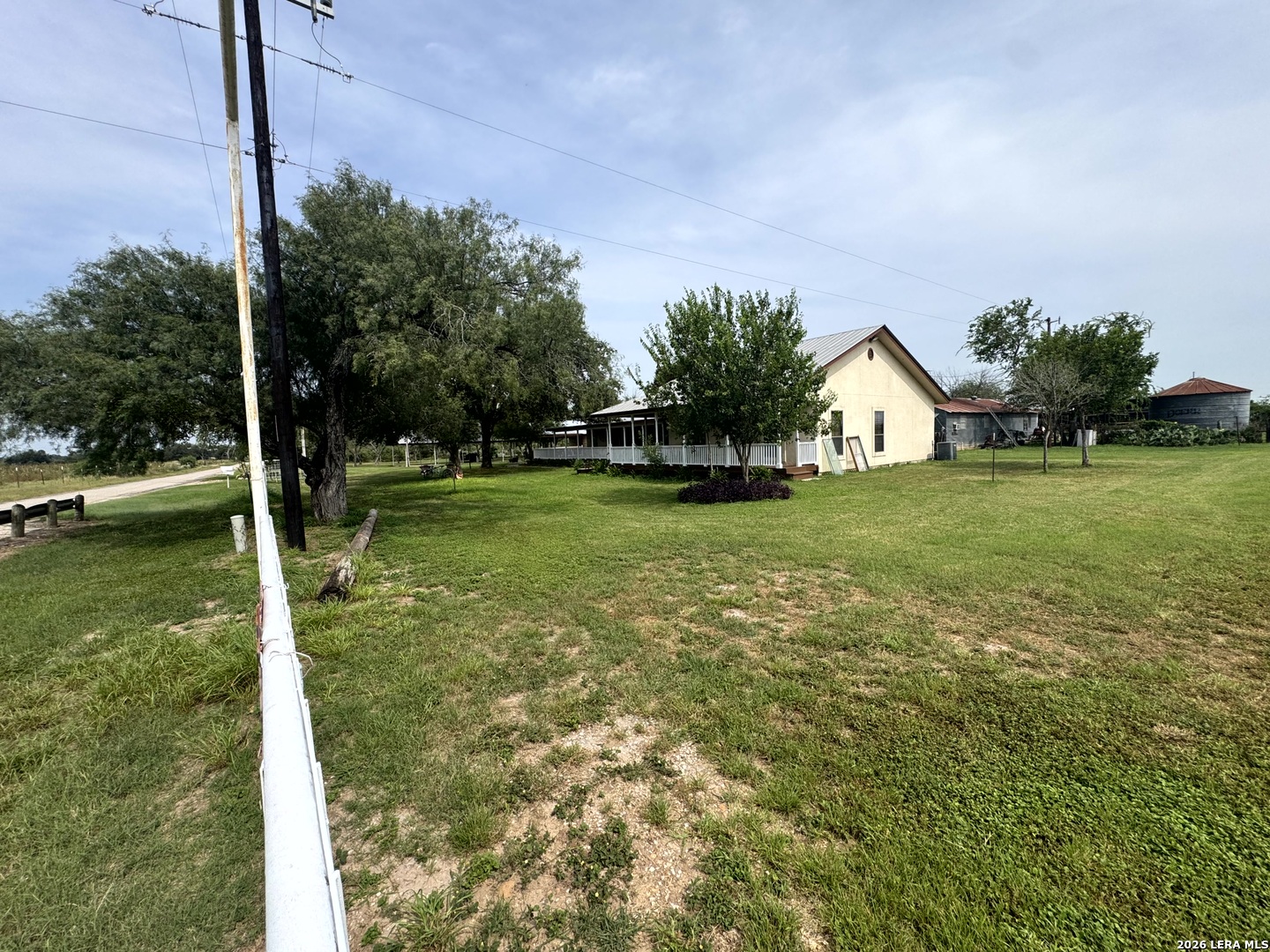 599 County Road 7611 Devine TX 78016