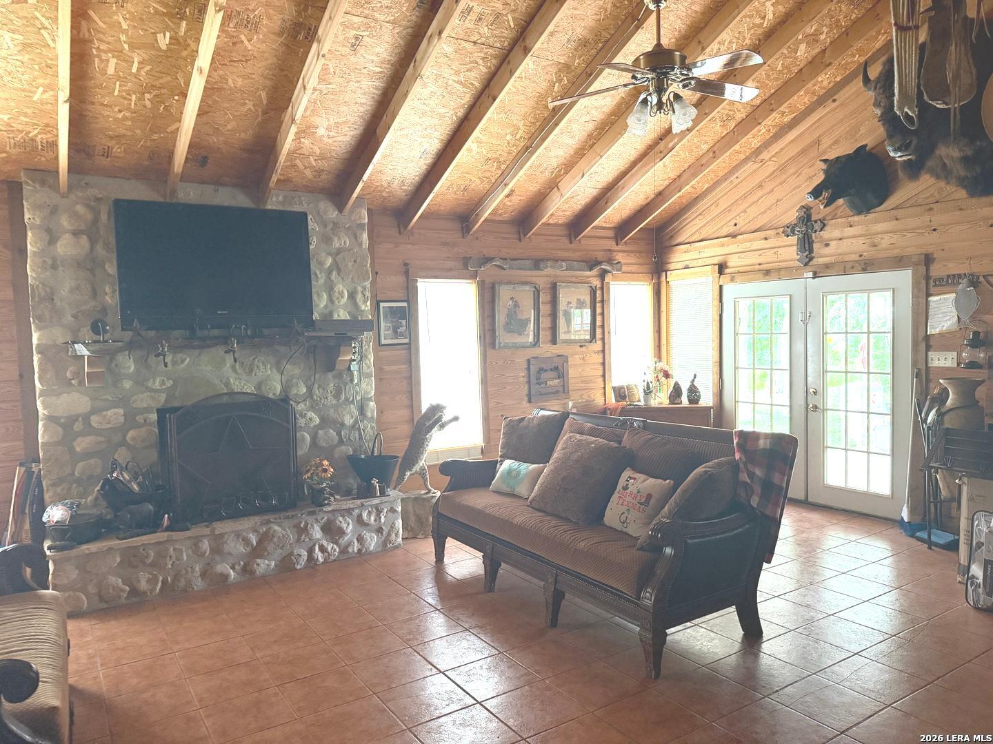 599 County Road 7611 Devine TX 78016