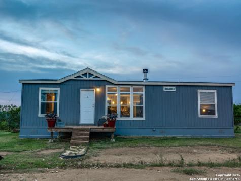 2831 County Road 430 Pleasanton TX 78064
