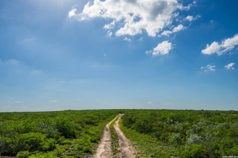 111 Los Lomas Ranch Road Freer TX 78357