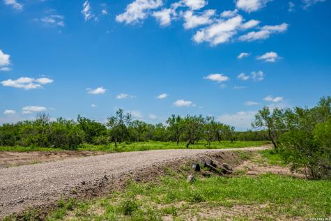 111 Los Lomas Ranch Road Freer TX 78357