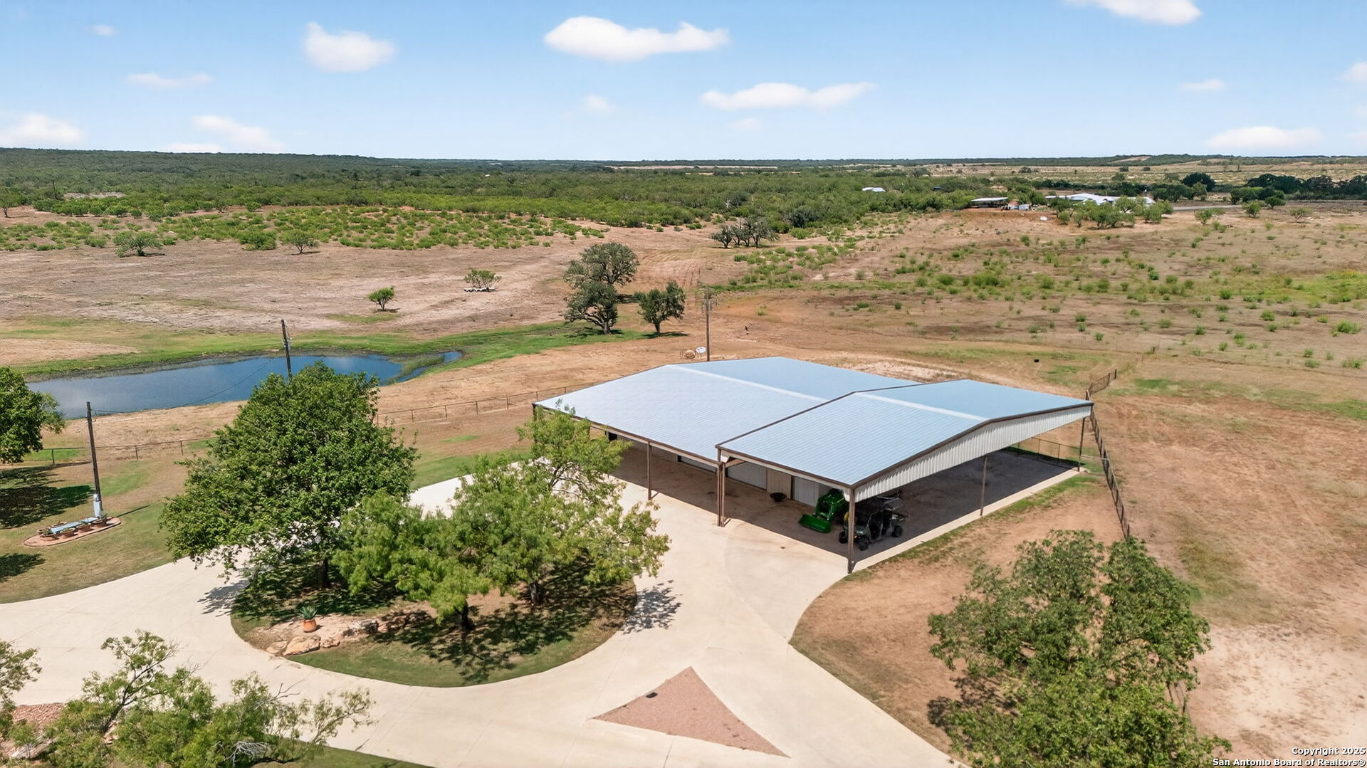 2220 Fm 1343 Devine TX 78016