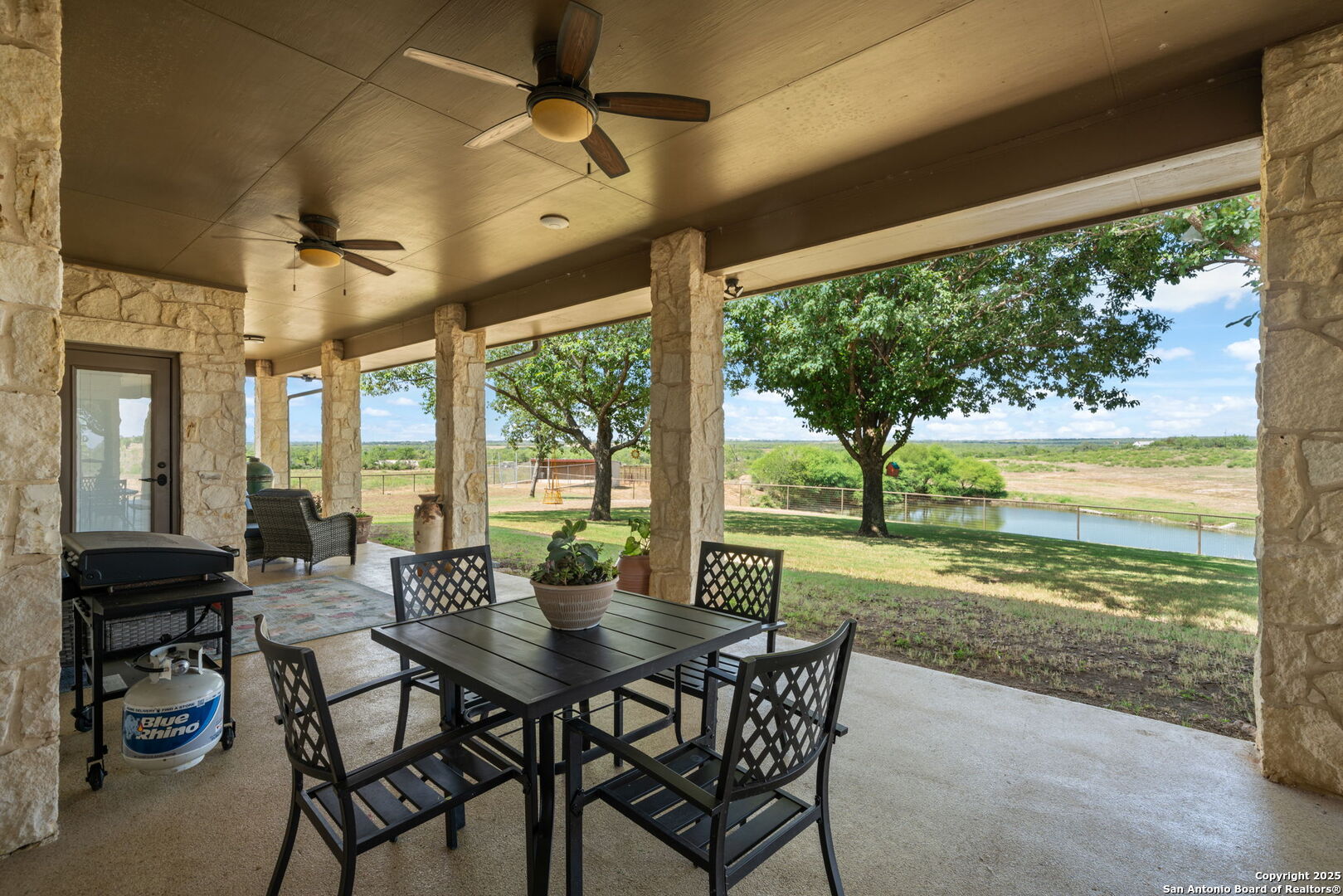 2220 Fm 1343 Devine TX 78016