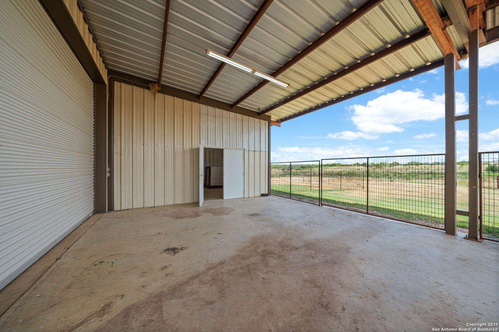 2220 Fm 1343 Devine TX 78016