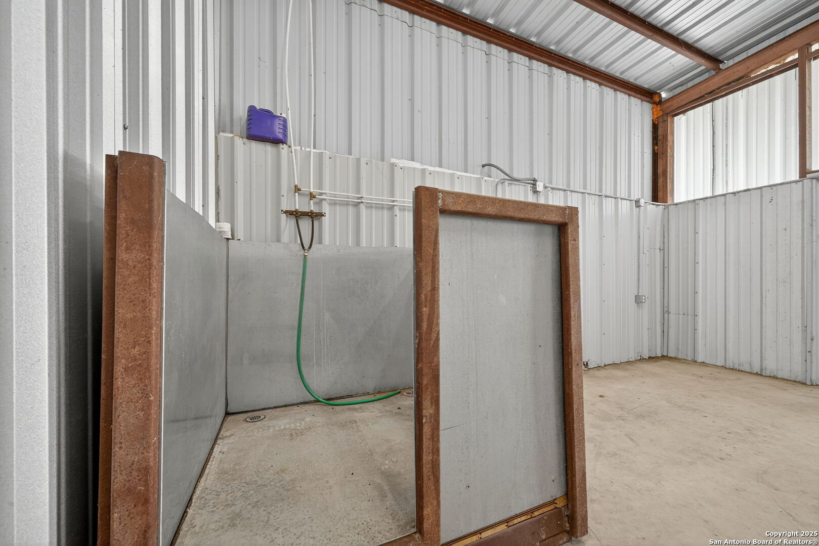 2220 Fm 1343 Devine TX 78016