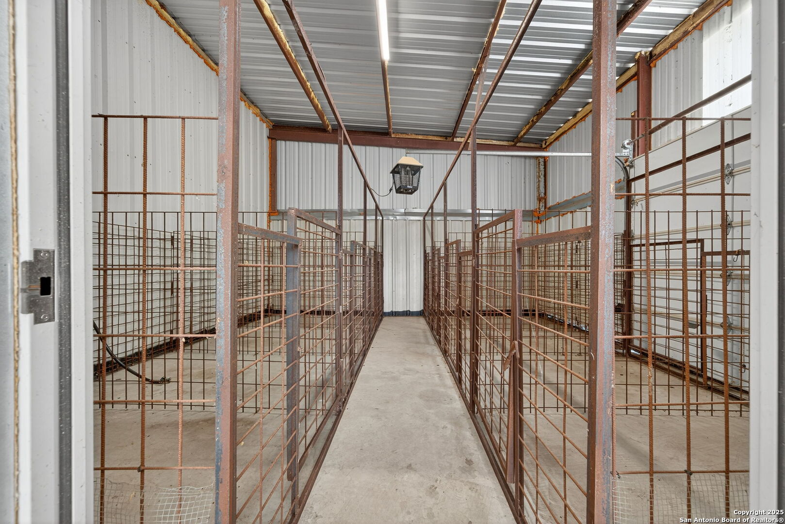 2220 Fm 1343 Devine TX 78016