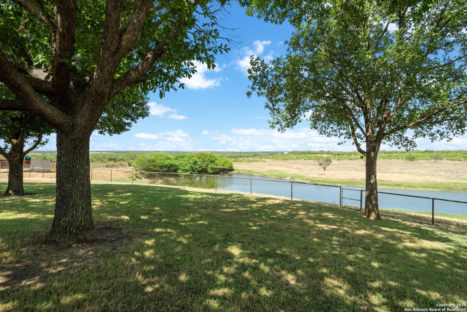 2220 Fm 1343 Devine TX 78016