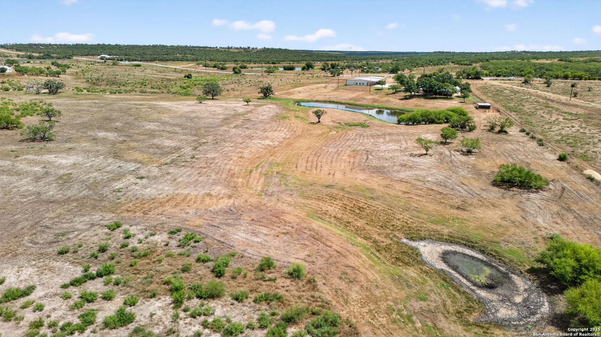 2220 Fm 1343 Devine TX 78016