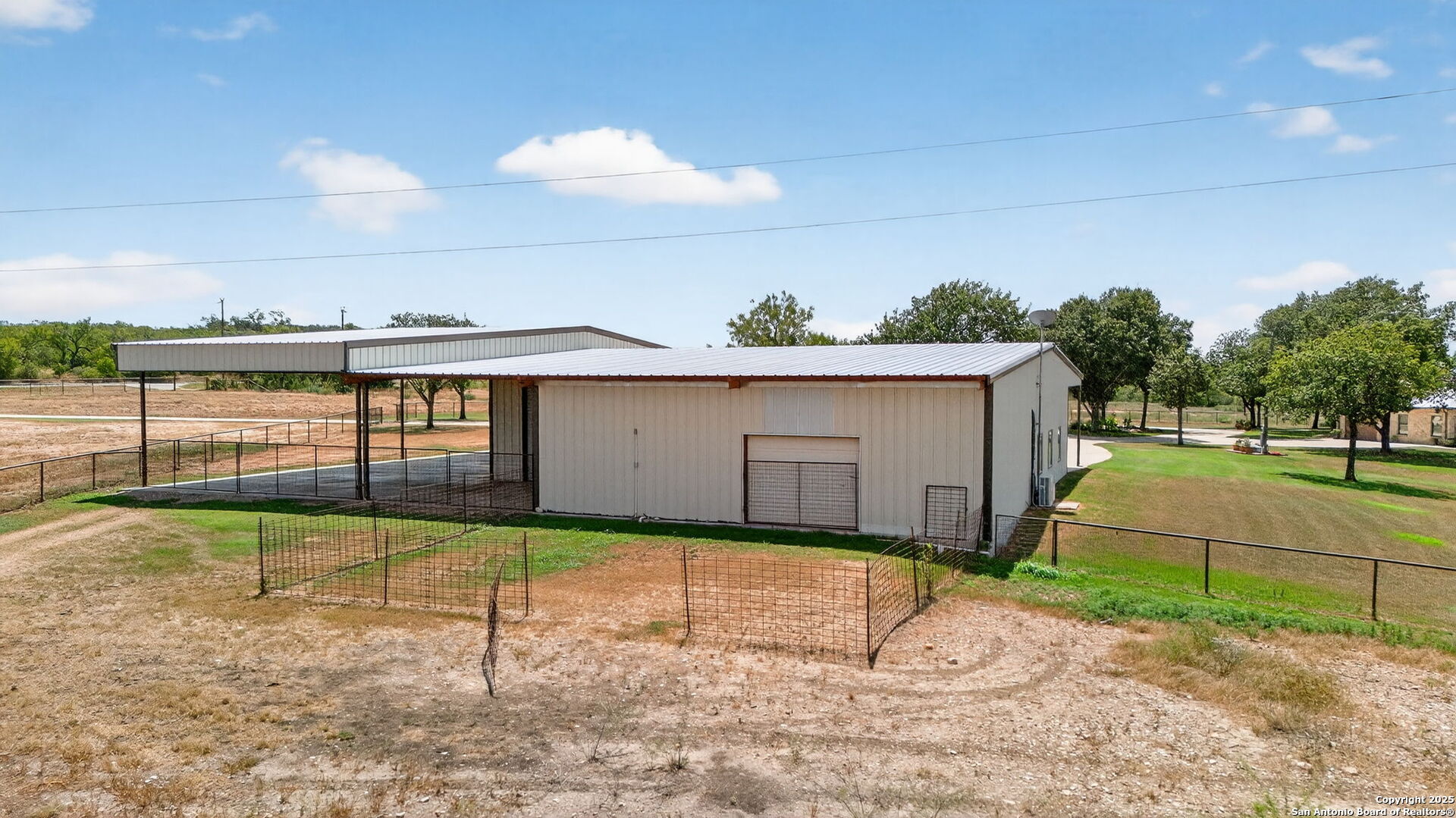 2220 Fm 1343 Devine TX 78016