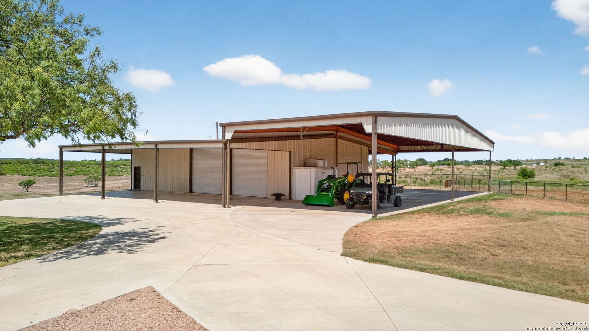 2220 Fm 1343 Devine TX 78016