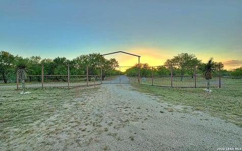 830 County Road 339 Jourdanton TX 78026