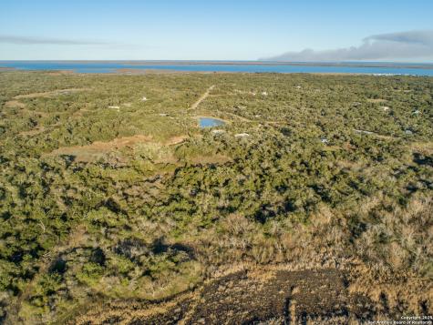 6498 Highway 35 N Rockport TX 78382
