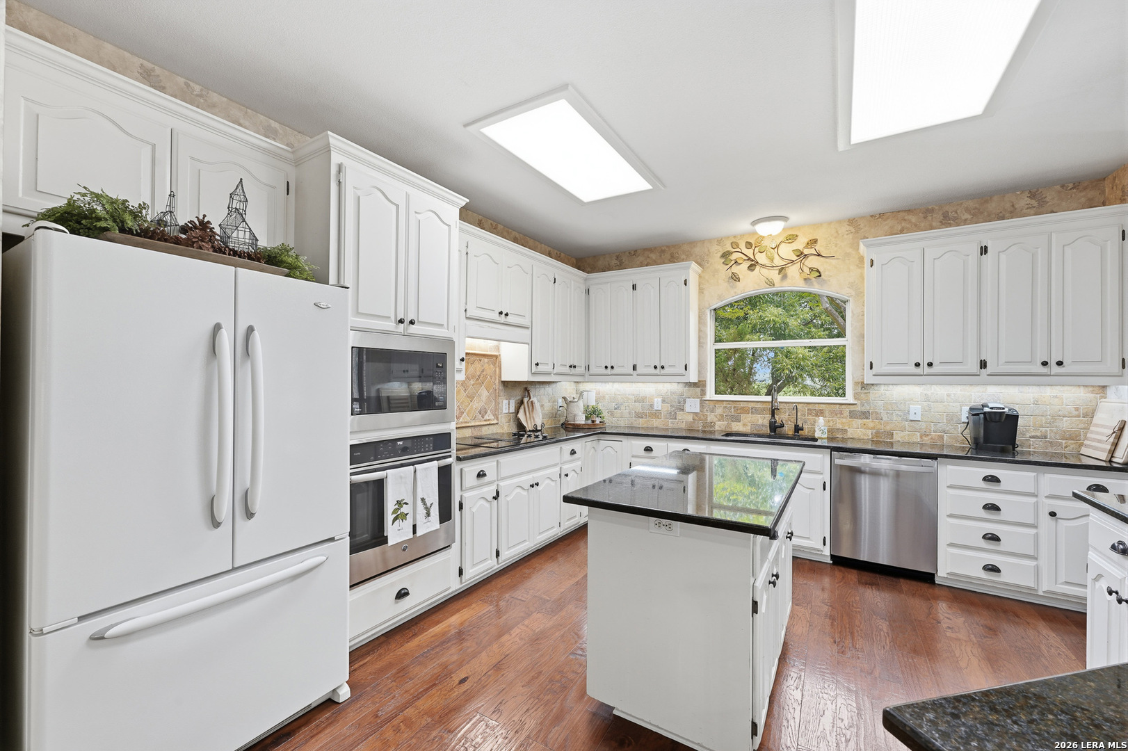 1196 Loch Seguin TX 78155