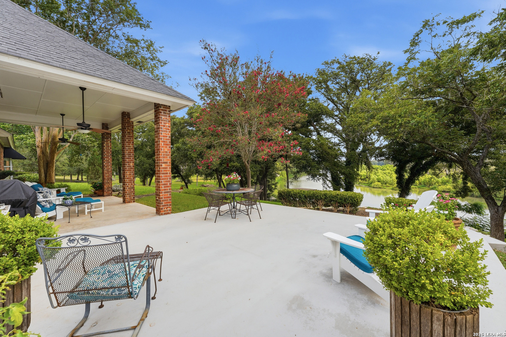1196 Loch Seguin TX 78155