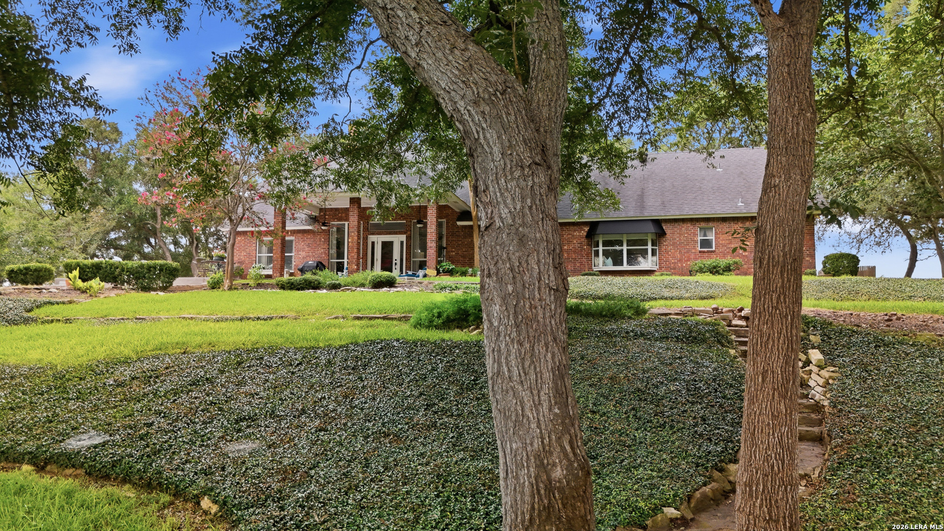 1196 Loch Seguin TX 78155
