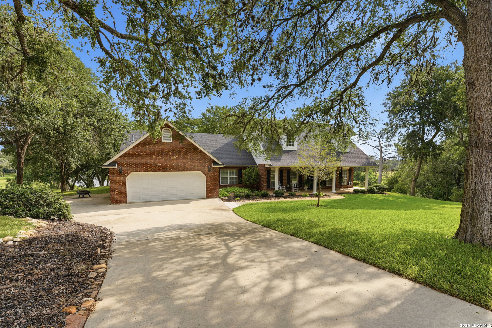 1196 Loch Seguin TX 78155