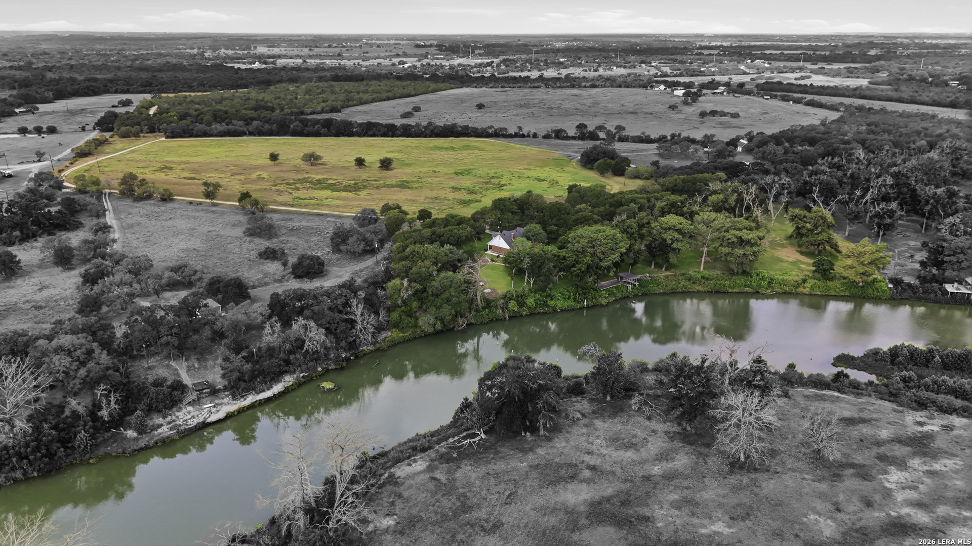 1196 Loch Seguin TX 78155