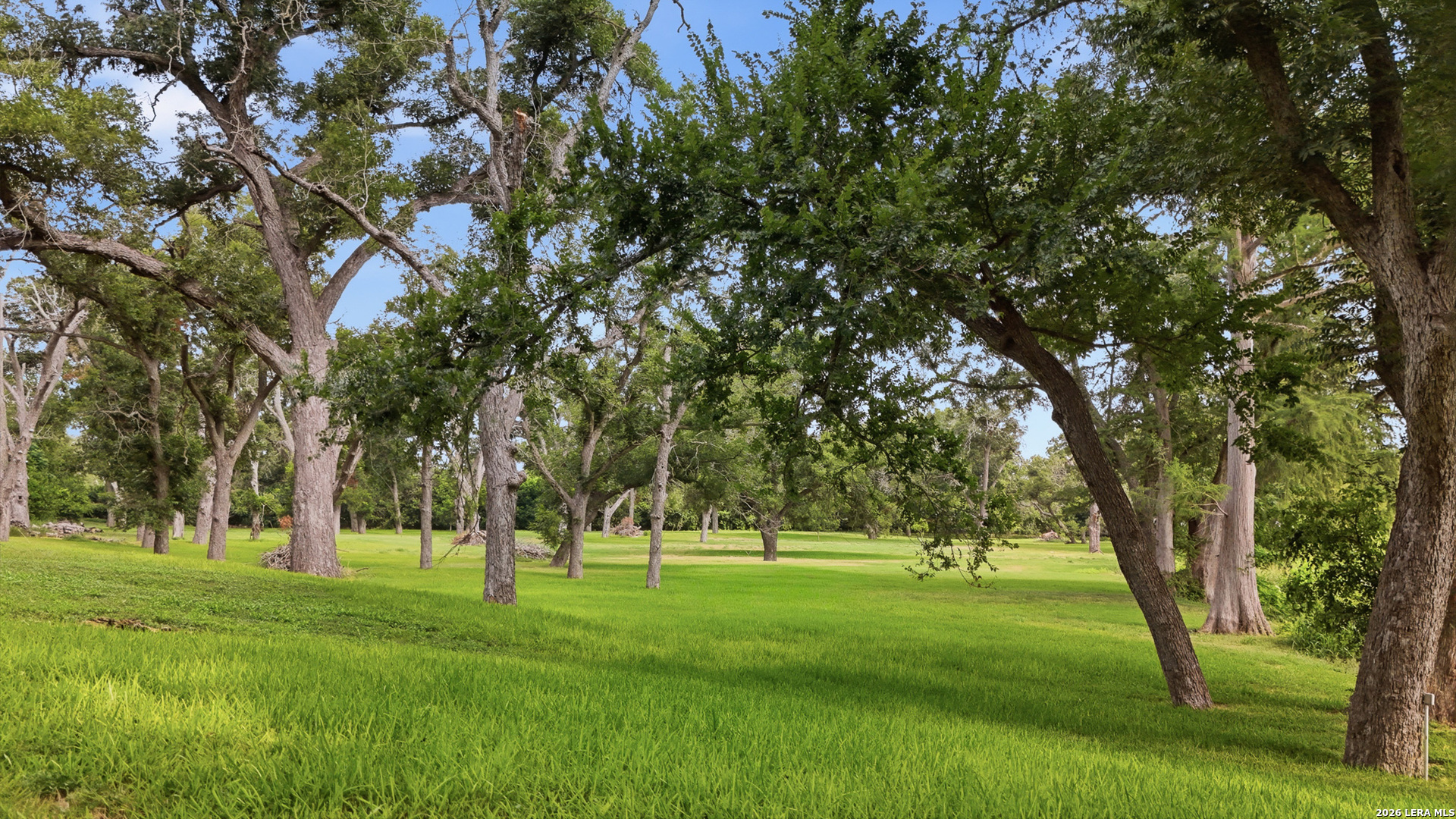 1196 Loch Seguin TX 78155