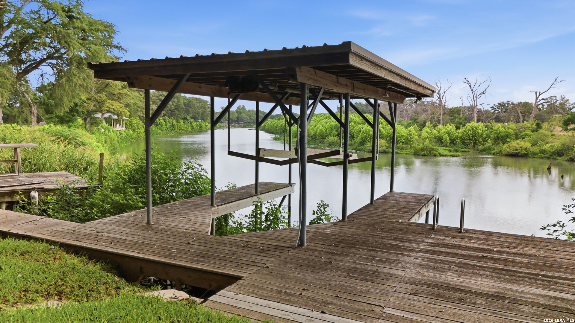 1196 Loch Seguin TX 78155