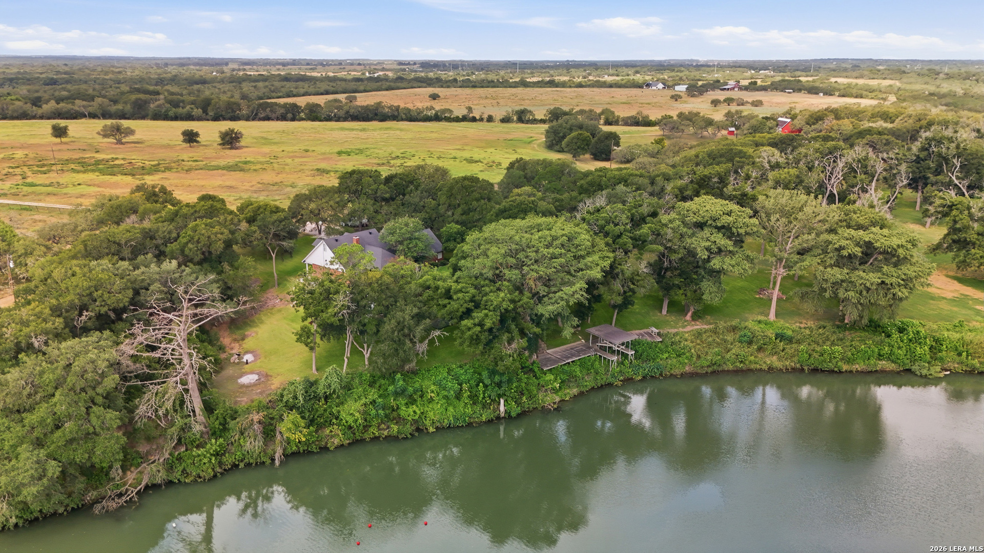 1196 Loch Seguin TX 78155