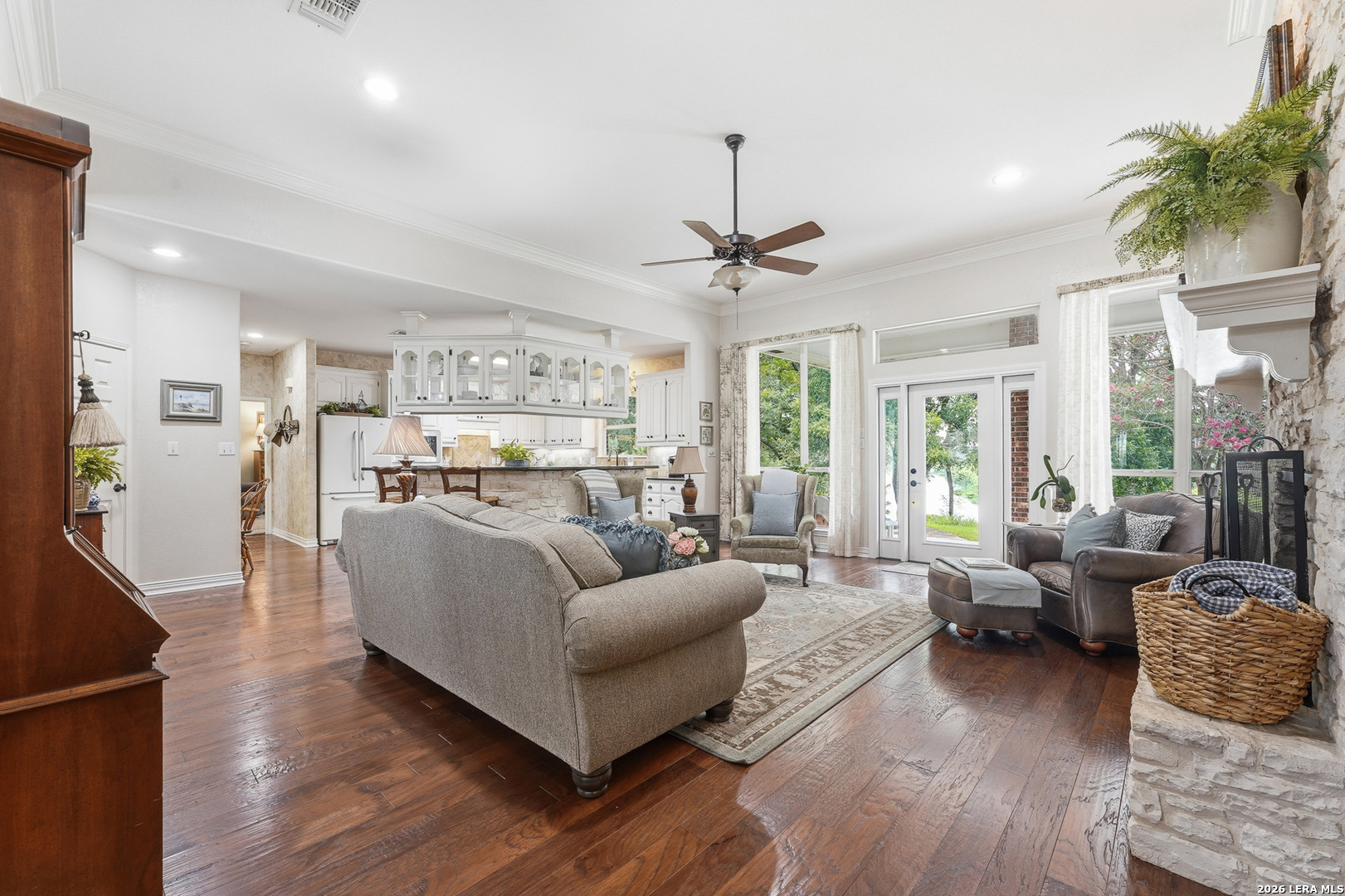 1196 Loch Seguin TX 78155