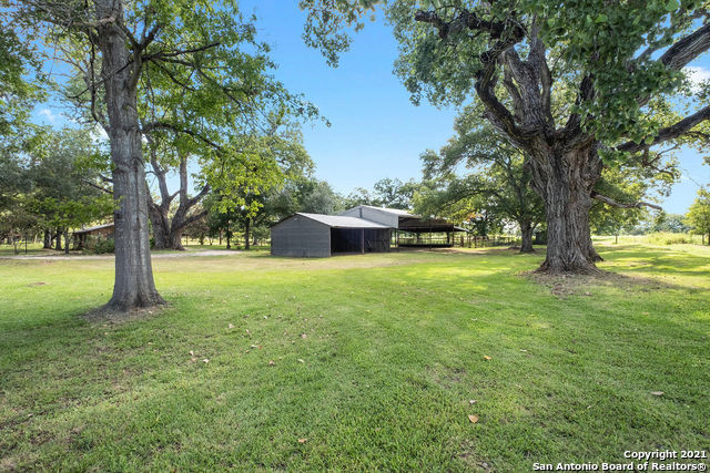 19760 Fm 463 Devine TX 78016