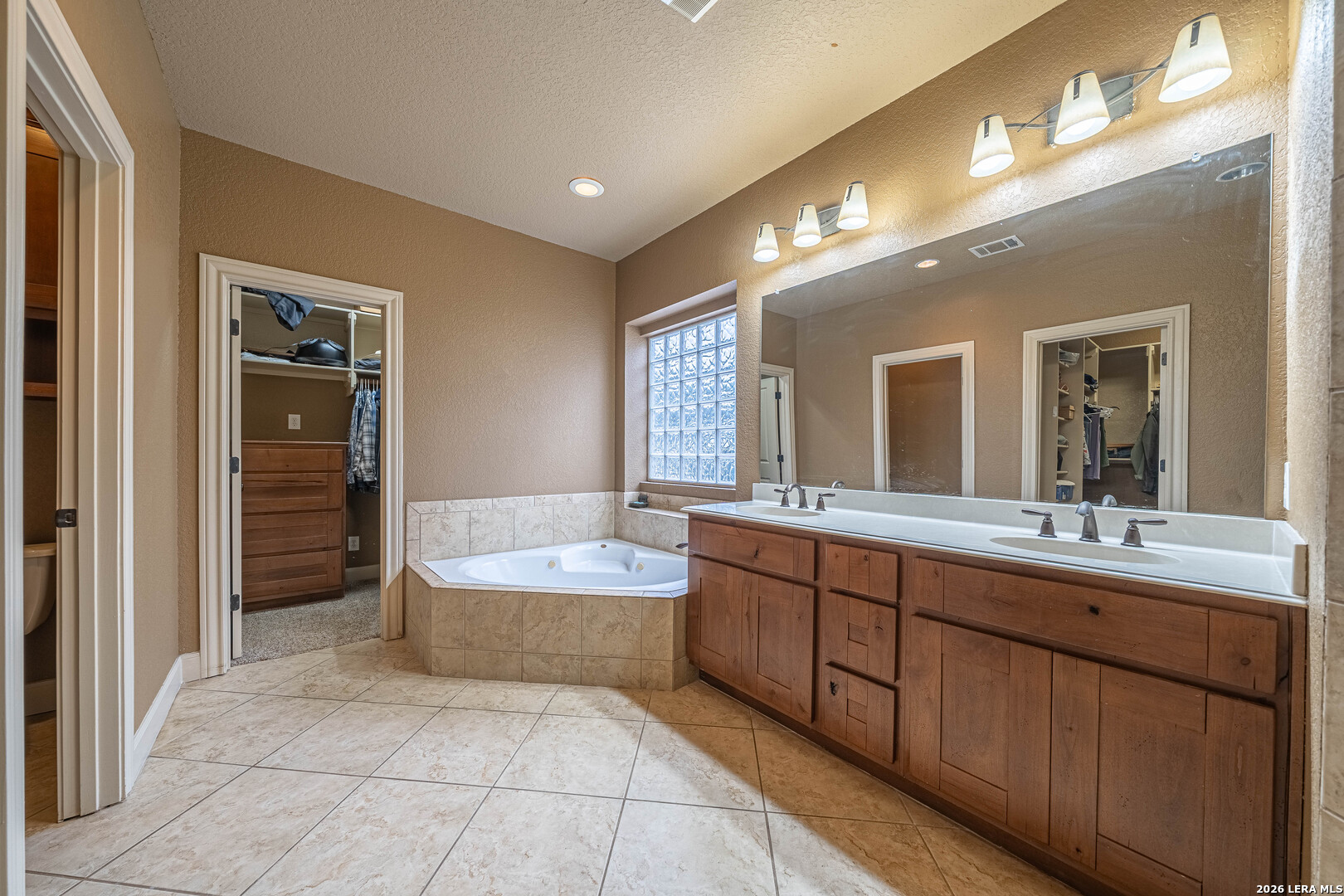 374 W County Road 2481 Hondo TX 78861