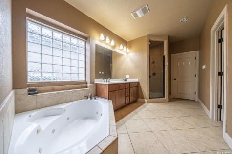 374 W County Road 2481 Hondo TX 78861