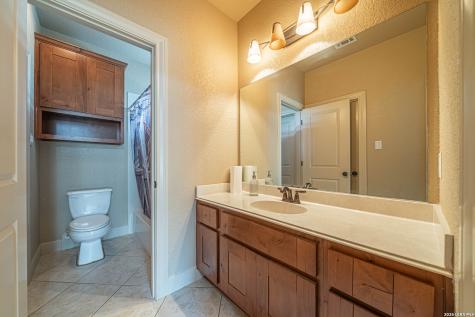 374 W County Road 2481 Hondo TX 78861