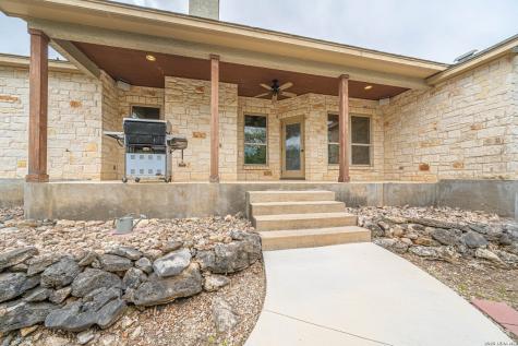 374 W County Road 2481 Hondo TX 78861
