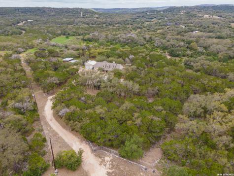 374 W County Road 2481 Hondo TX 78861