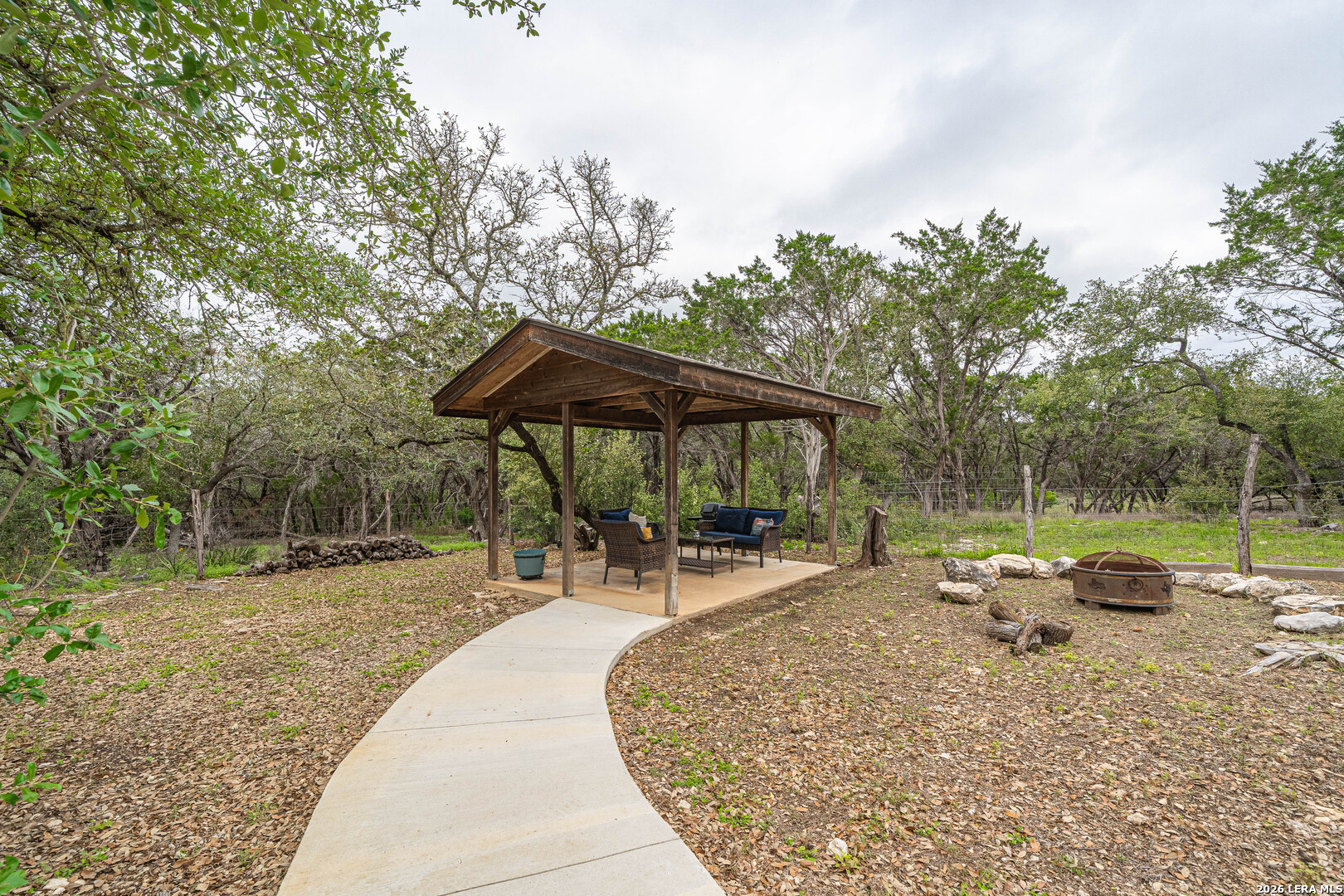374 W County Road 2481 Hondo TX 78861
