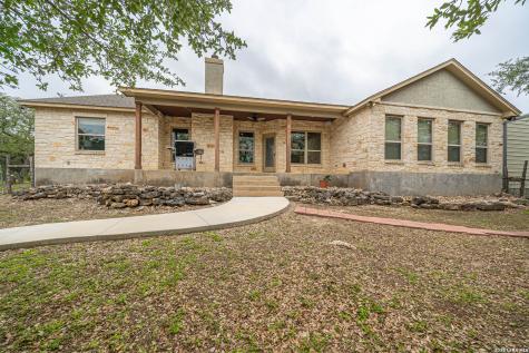 374 W County Road 2481 Hondo TX 78861