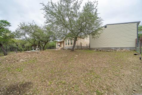 374 W County Road 2481 Hondo TX 78861