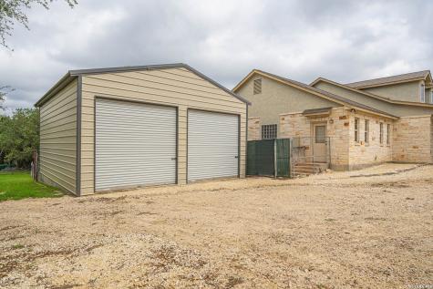 374 W County Road 2481 Hondo TX 78861