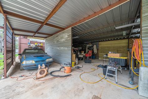 374 W County Road 2481 Hondo TX 78861
