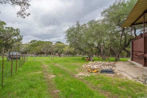 374 W County Road 2481 Hondo TX 78861