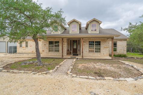 374 W County Road 2481 Hondo TX 78861