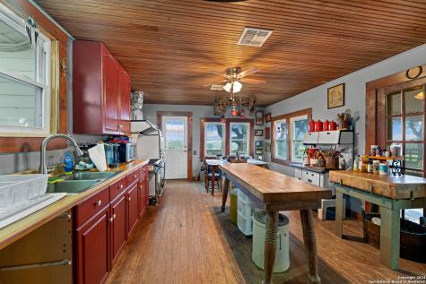 10801 County Road 116 Kenedy TX 78119