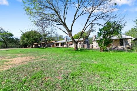 6268 Highway 27 Center Point TX 78010
