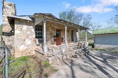 6268 Highway 27 Center Point TX 78010