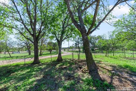 6268 Highway 27 Center Point TX 78010