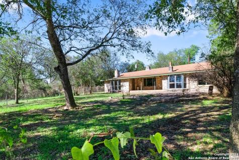 6268 Highway 27 Center Point TX 78010