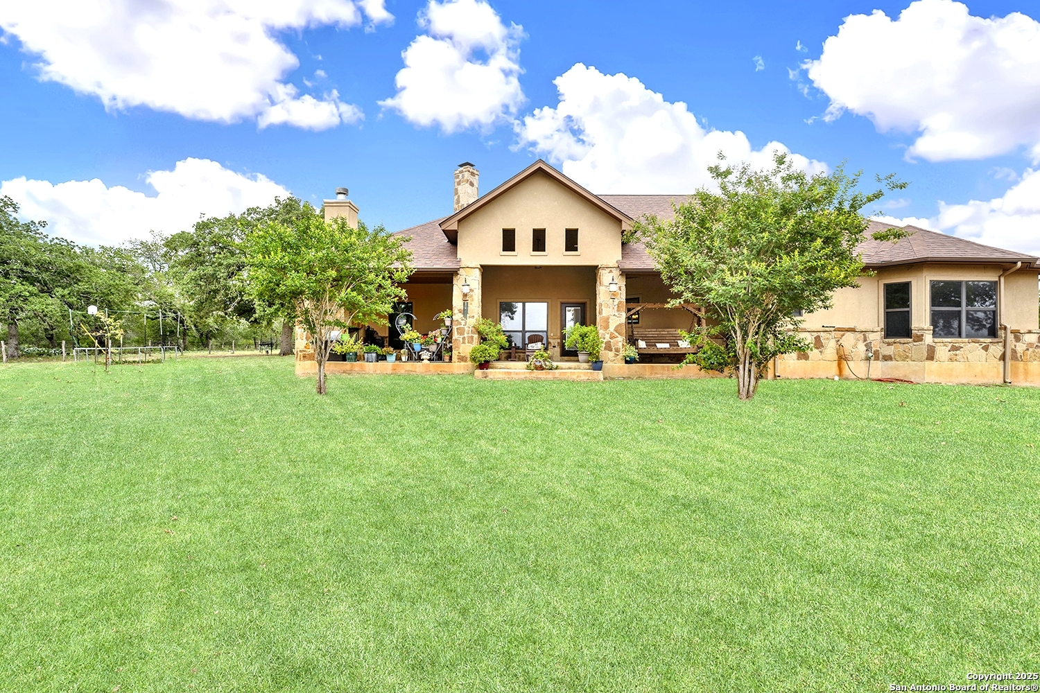 1494 County Road 433 Stockdale TX 78160