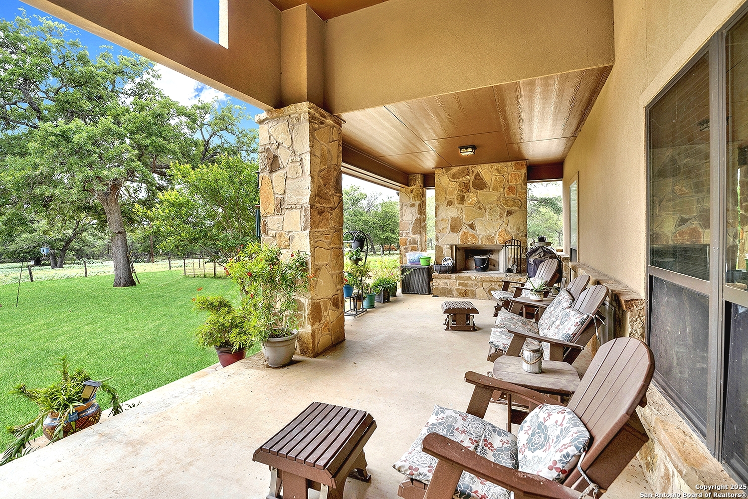 1494 County Road 433 Stockdale TX 78160