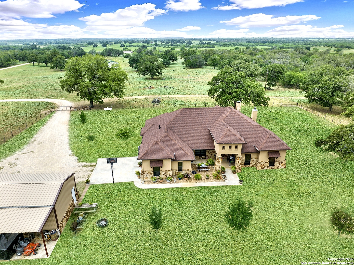 1494 County Road 433 Stockdale TX 78160